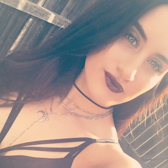 Meet your Posher, Alex - Picture 1 of 2